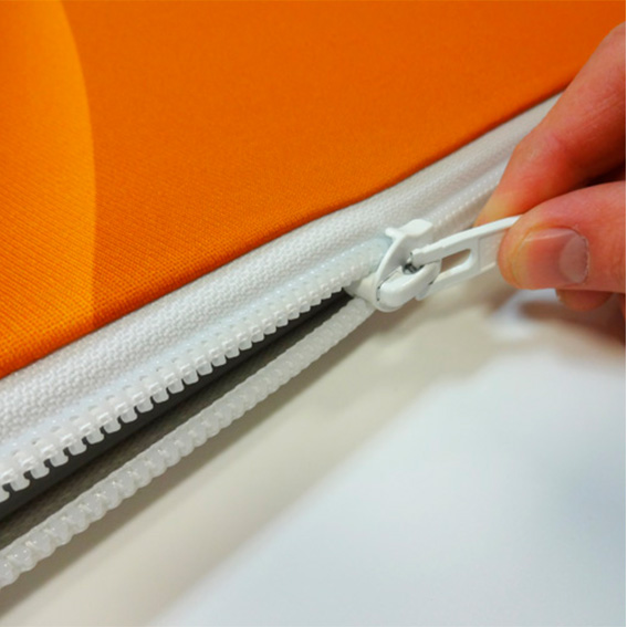 PANEL PUBLICITARIO TUBO TEXTIL CURVO 600*230 CMS